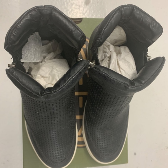 Ankle boot - Picture 3 of 8